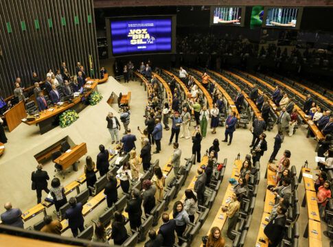 Congresso aprova projeto que torna permanente a nova isenção do Imposto de Renda