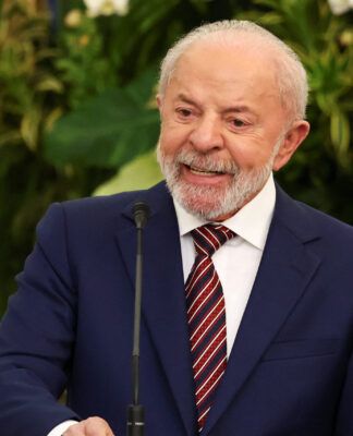 Lula diz que o mundo vive “crise de liderança” e cobra ação global contra guerras e fome