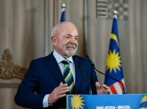 Lula faz 80 anos otimista: “Logo, logo não haverá problema com os EUA”, diz após encontro com Trump