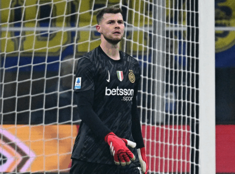 Goleiro Josep Martínez em campo