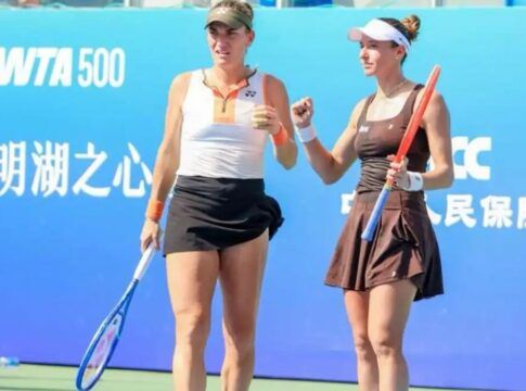 Luisa Stefani e Timea Babos no WTA