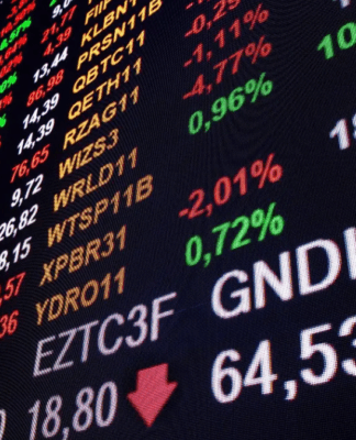 Foto de parte de um painel da Bolsa de Valores de SP