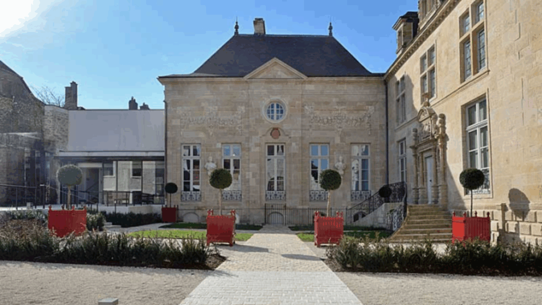 Maison des Lumières, na França, foi alvo de roubo dias após o Museu do Louvre