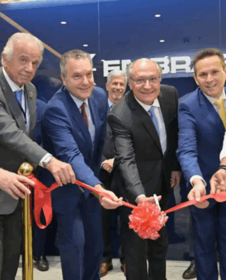 O vice-presidente Geraldo Alckmin e comitiva brasileira em viagem internacional à Índia