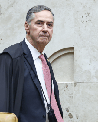 Ministro Luís Roberto Barroso em sessão plenária do STF.