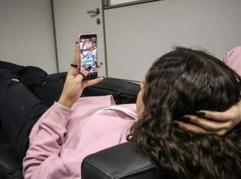 Ansiedade, filhos e redes sociais: como a tempestade perfeita afeta o comportamento dos jovens