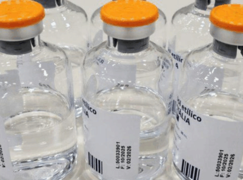 Frascos com antídoto de metanol