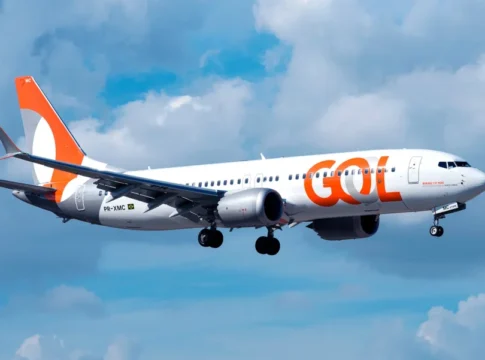 Avião da Gol voando