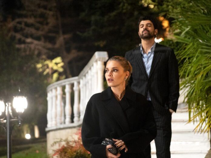 Osman (Engin Akyürek) e Nihal (Aslı Enver), protagonistas de “Berço de Ouro”