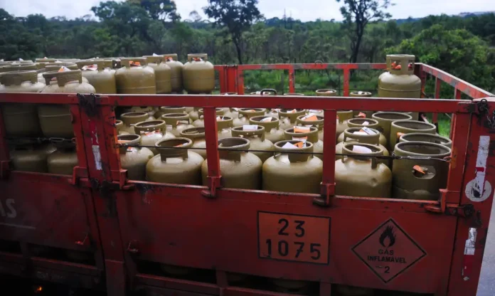 Auxílio Gás libera novo pagamento de R$ 108 para famílias com NIS final 4