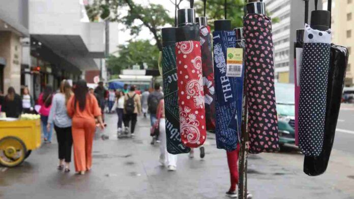 Frente fria chega a São Paulo a partir de segunda com chuvas e ventos