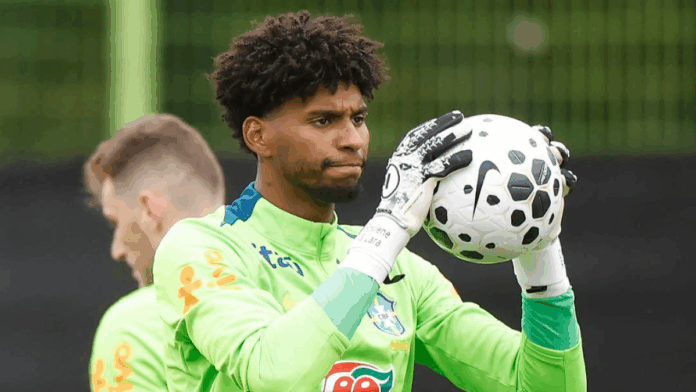 Hugo Souza revela ansiedade para estreia na seleção: “Frio na barriga”