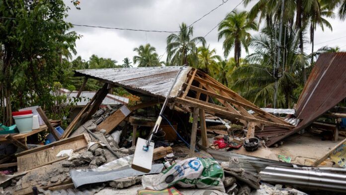 Forte terremoto de magnitude 7,4 atinge Filipinas; alertas de tsunami são suspensos