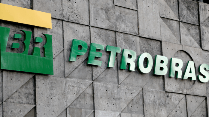 Petrobras concede contratos de águas profundas à Halliburton