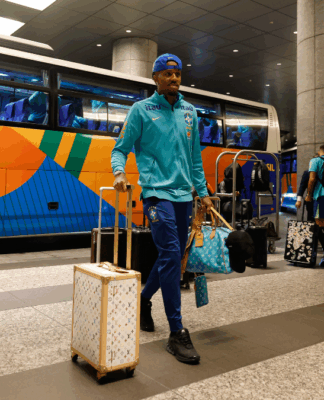 Seleção Brasileira desembarca em Tokyo para partida contra o Japão