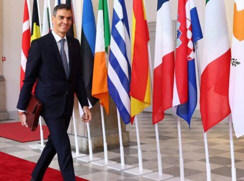 Trump sugere expulsar Espanha da aliança da Otan