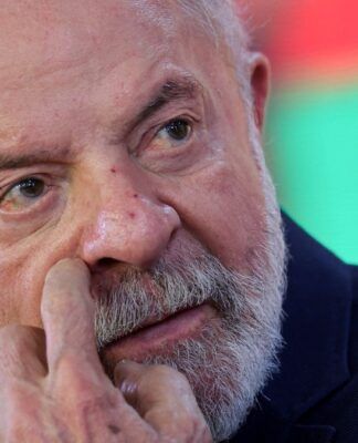 Lula diz que não vai demorar para os mais ricos do país pagarem o imposto que devem