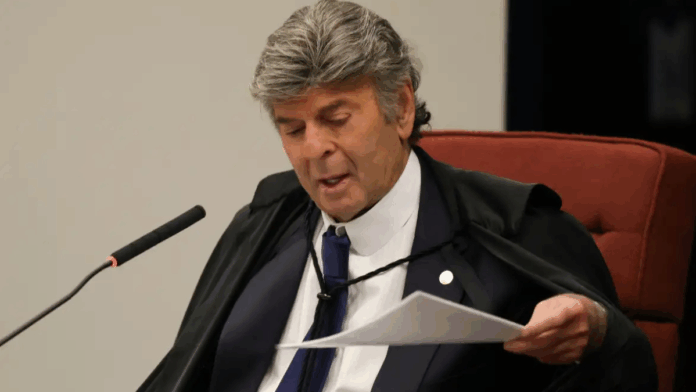 Fux pede vista e suspende julgamento de recurso de Moro no STF