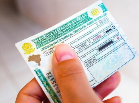 Imagem colorida de CNH