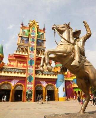 Imagem colorida do Beto Carreiro Word