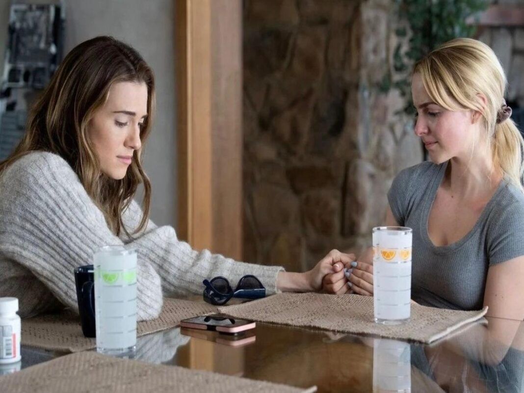 Imagem colorida das personagens do filme 