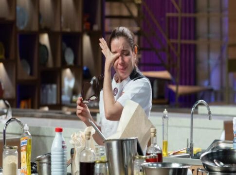 Imagem colorida de participante do Master Chef eliminada