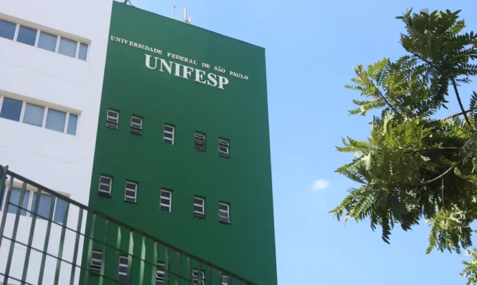Polícia Federal faz operação em Santos contra ameaças à Unifesp