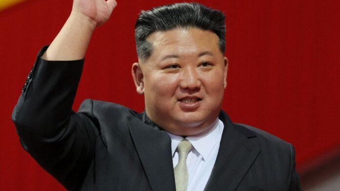 Coreia do Norte faz novo lançamento de mísseis às vésperas da ida de Trump à Ásia