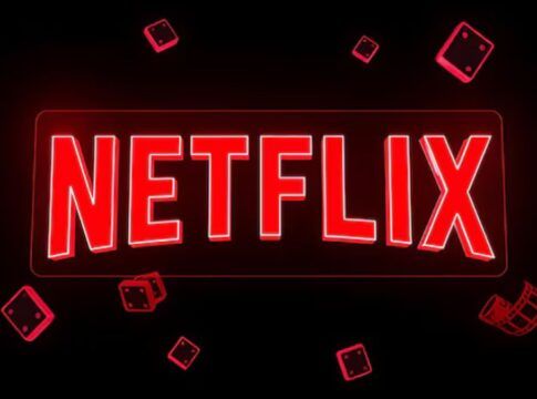 Logo Netflix grande e vermelho, fundo preto