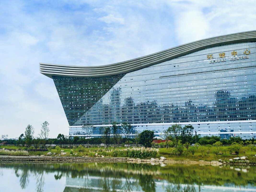 New Century Global Center, maior prédio do mundo, fica localizado em Chengdu, na China