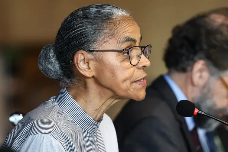 A ministra do Meio Ambiente, Marina Silva, participa de plenária no segundo dia da Pré-Cop30