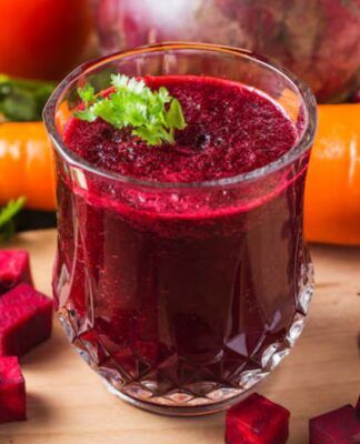 Copo de suco de beterraba