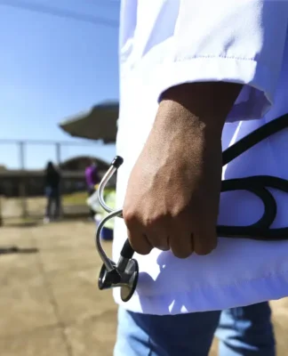 Inep abre inscrições para médicos elaboradores e revisores de exames