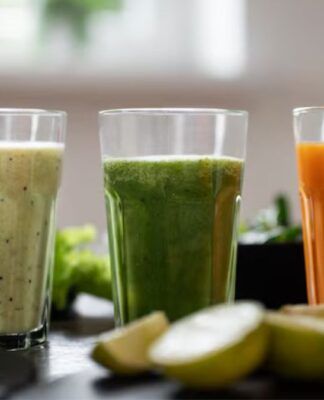 Três copos de suco detox