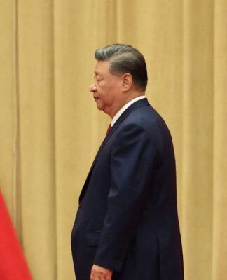 China diz não temer guerra comercial após Trump ameaçar impor mais 100% de tarifa