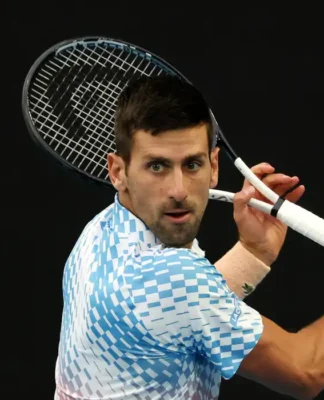 Djokovic se muda para a Grécia e é chamado de traidor na Sérvia por posições políticas