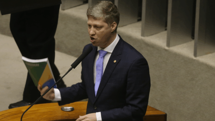 Votação para eleger novo presidente da Câmara dos Deputados, na foto o deputado Marcel Van Hattem, candidato a presidente