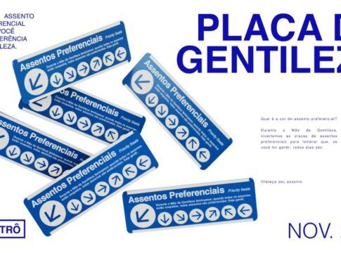 Placas do metrô com alteração nas mensagens sobre assentos preferenciais