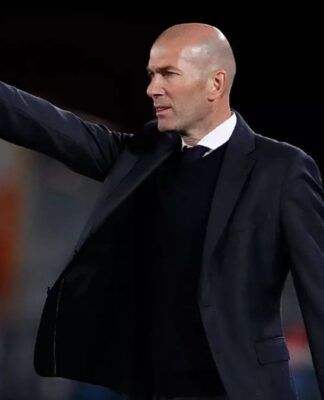 Zidane gesticulando durante partida