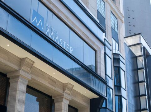 Fachada do Banco Master