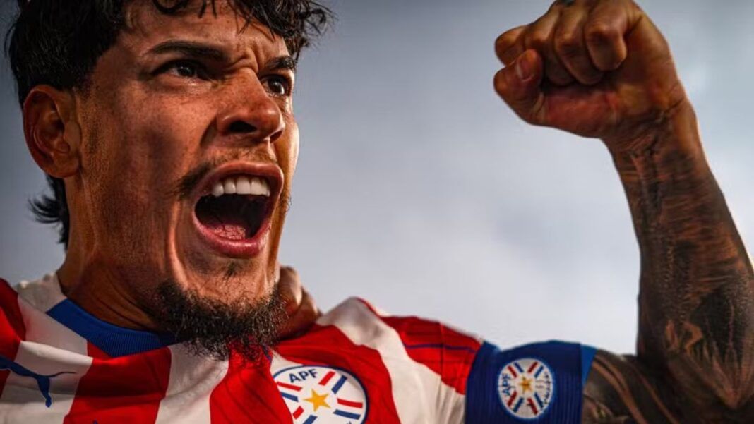 Gustavo Gomez comemorando pela Seleção Paraguaia