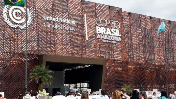 Fachada da entrada principal da COP30, em Belém