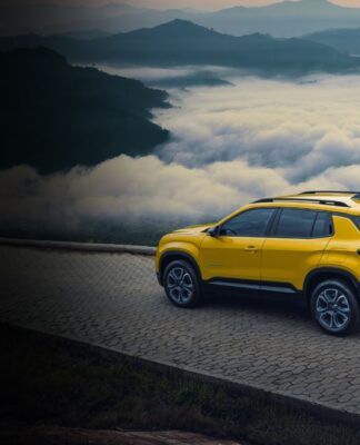 Modelo Avenger, da Jeep, é apresentado na cor amarela