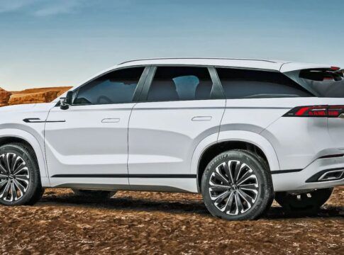 SUV branca da marca Jaecoo