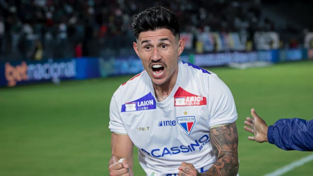 Bareiro comemora gol