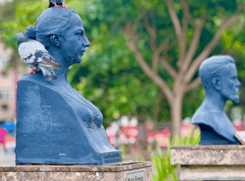 Imagem do busto de Maria Firmina dos Reis, no Maranhão