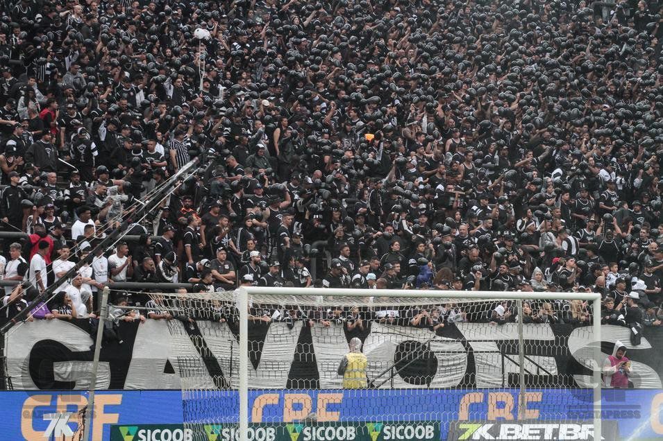 Torcida organizada do Corinthians, Gaviões da Fiel atrás do gol