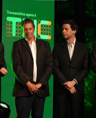 O investidor da TMC João Carmago palestrando em evento de lançamento da TMC