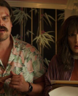 Joyce Byers e Jim Hopper