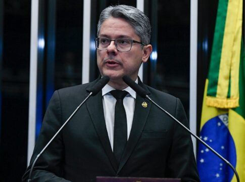 imagem do senador Alessandro Vieira